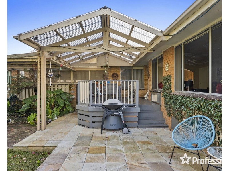 15 Greenville Street, Mooroolbark VIC 3138