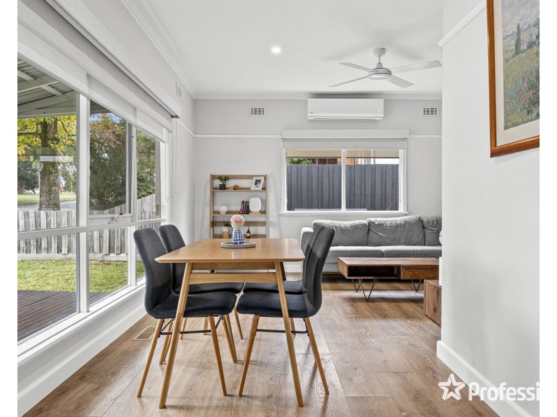 10 Charles Street, Mooroolbark VIC 3138