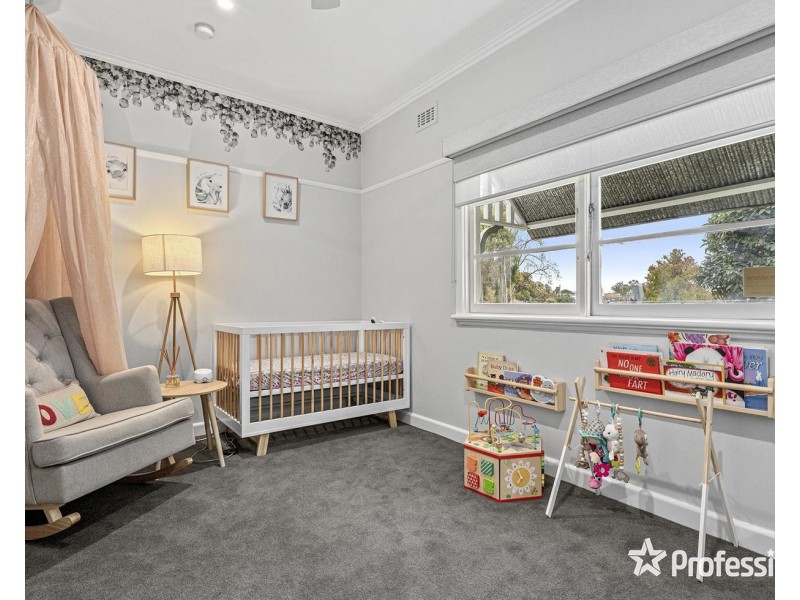 10 Charles Street, Mooroolbark VIC 3138