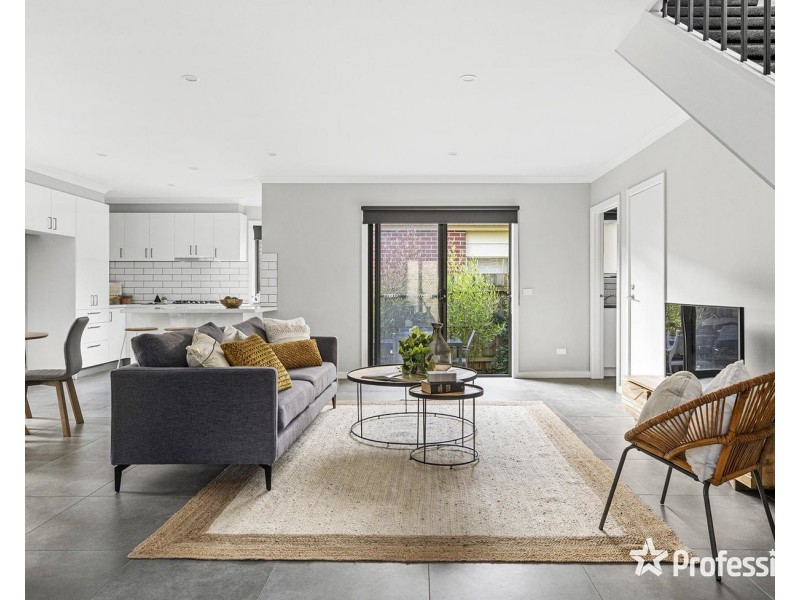 4 Brennan Close, Mooroolbark VIC 3138