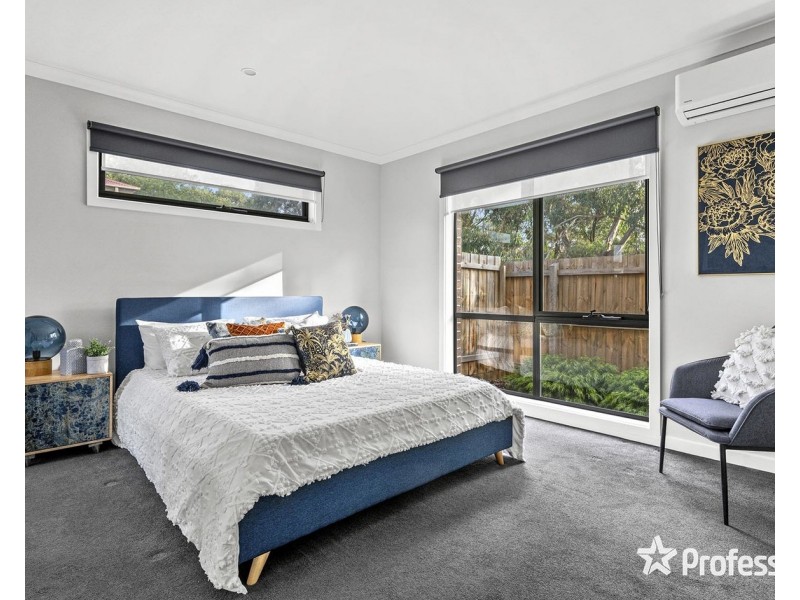 4 Brennan Close, Mooroolbark VIC 3138