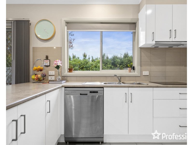 14a Highpoint Avenue, Mooroolbark VIC 3138