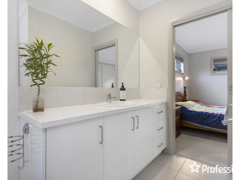 14a Highpoint Avenue, Mooroolbark VIC 3138