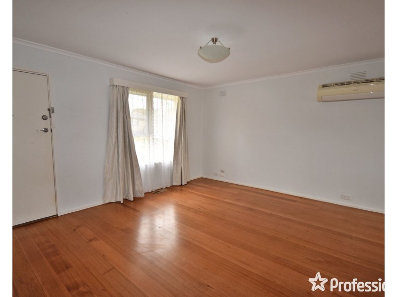 75 Dryden Concourse, Mooroolbark VIC 3138