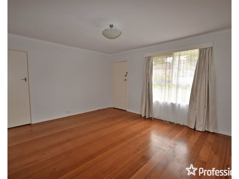 75 Dryden Concourse, Mooroolbark VIC 3138