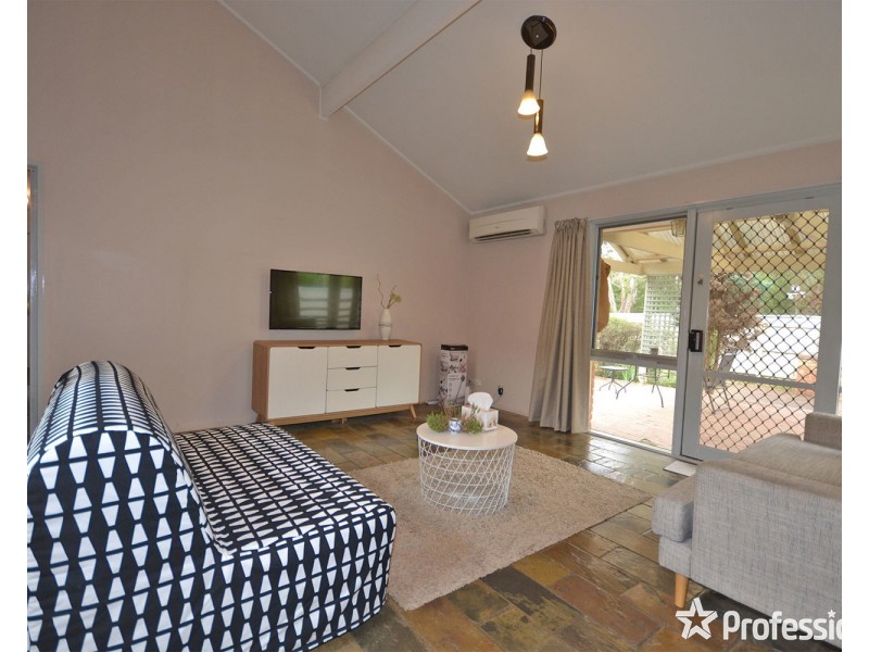 19 Summerhill Park Drive, Mooroolbark VIC 3138