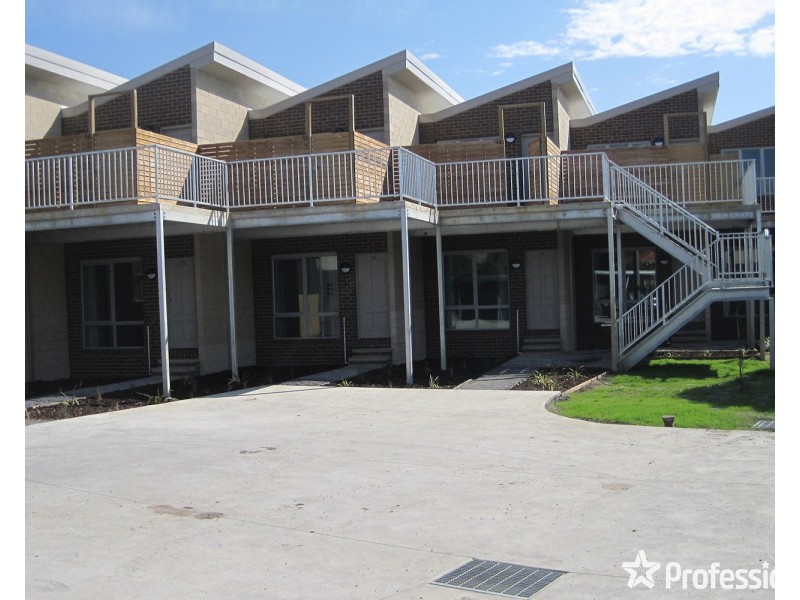 16/8-10 Mount View Parade, Mooroolbark VIC 3138