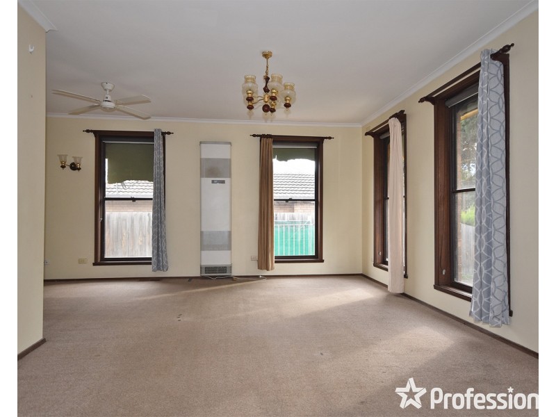 64 Cherylnne Crescent, Kilsyth VIC 3137