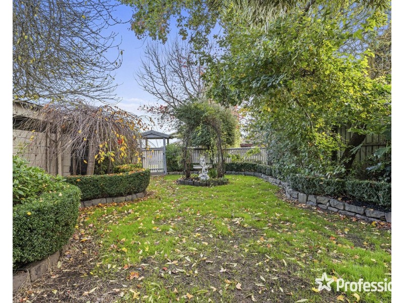 4 Bulga Street, Mooroolbark VIC 3138