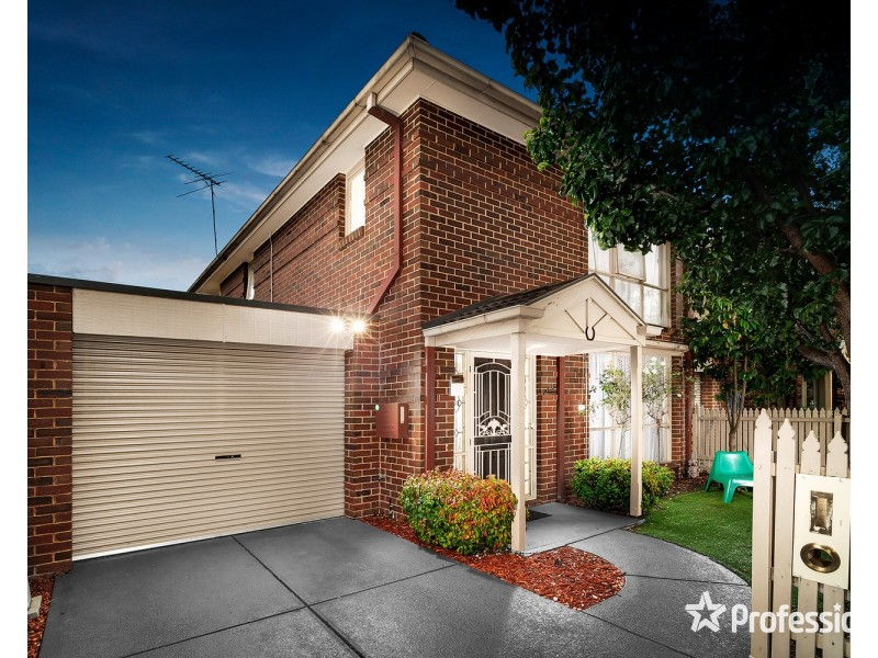 1/2 Station Street, Mooroolbark VIC 3138