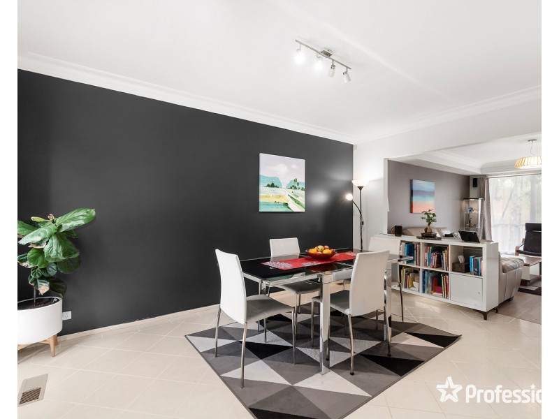 1/2 Station Street, Mooroolbark VIC 3138