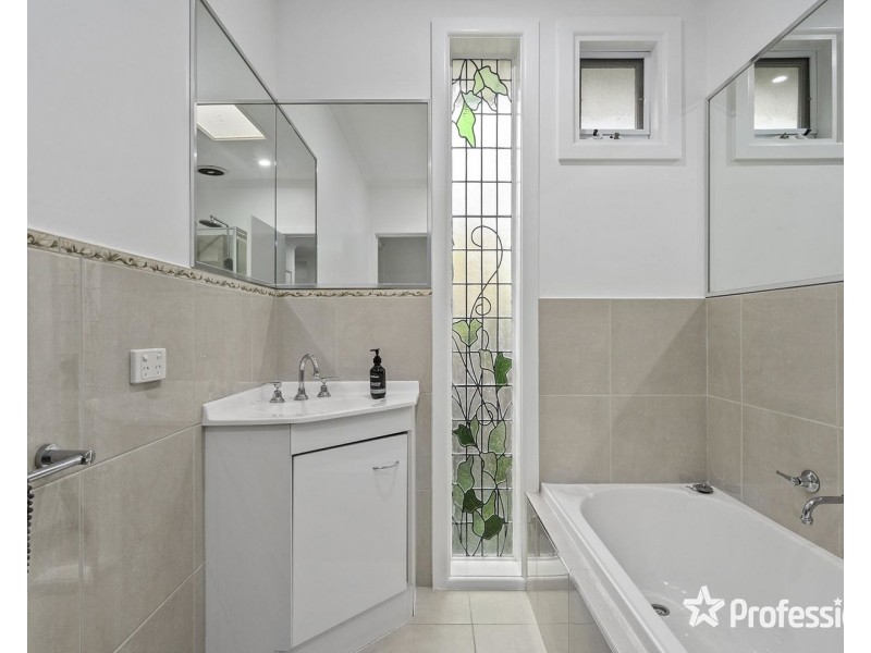 7 Diane Crescent, Mooroolbark VIC 3138