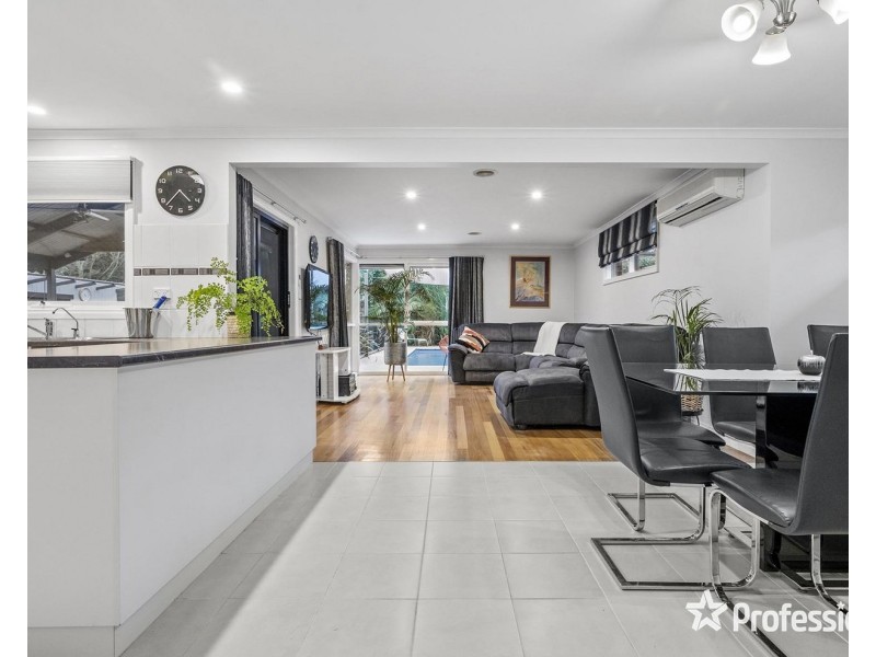 11 Kilsyth Avenue, Kilsyth VIC 3137