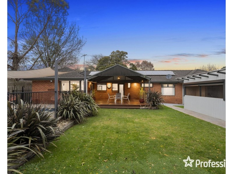 11 Kilsyth Avenue, Kilsyth VIC 3137
