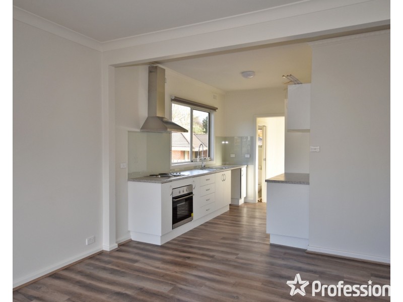 1/2 Colchester Road, Kilsyth VIC 3137