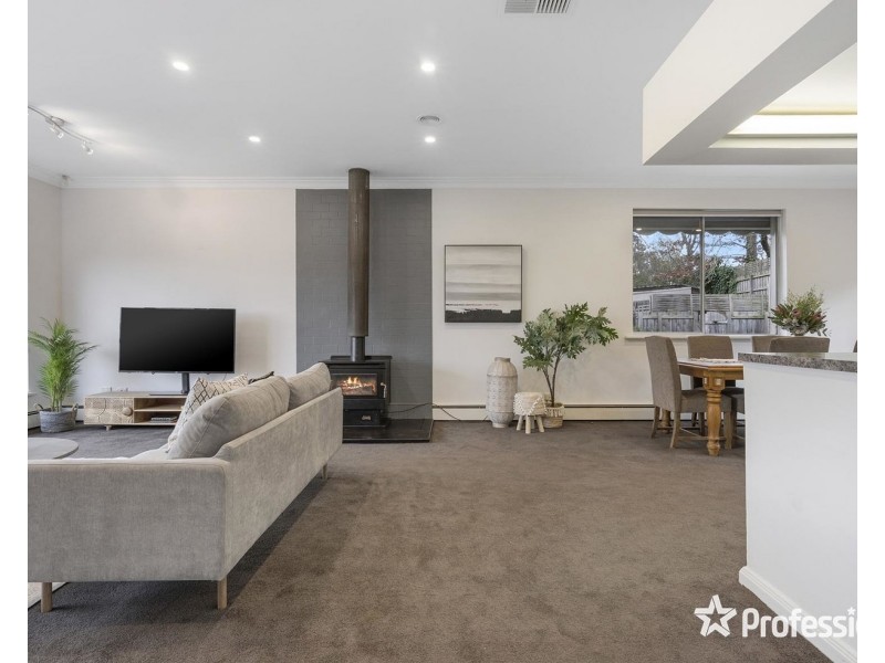 9 Emily Court, Croydon VIC 3136