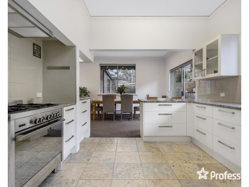 9 Emily Court, Croydon VIC 3136