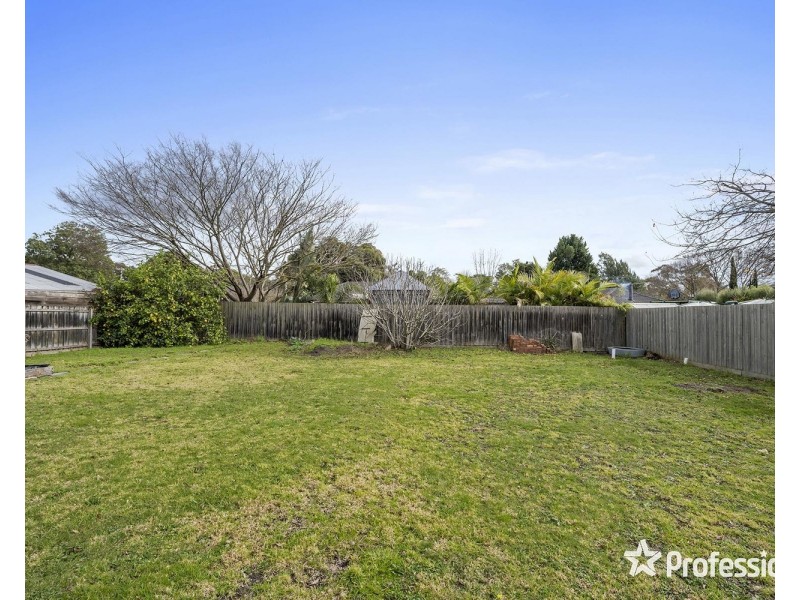 15a Blackburn Road, Mooroolbark VIC 3138
