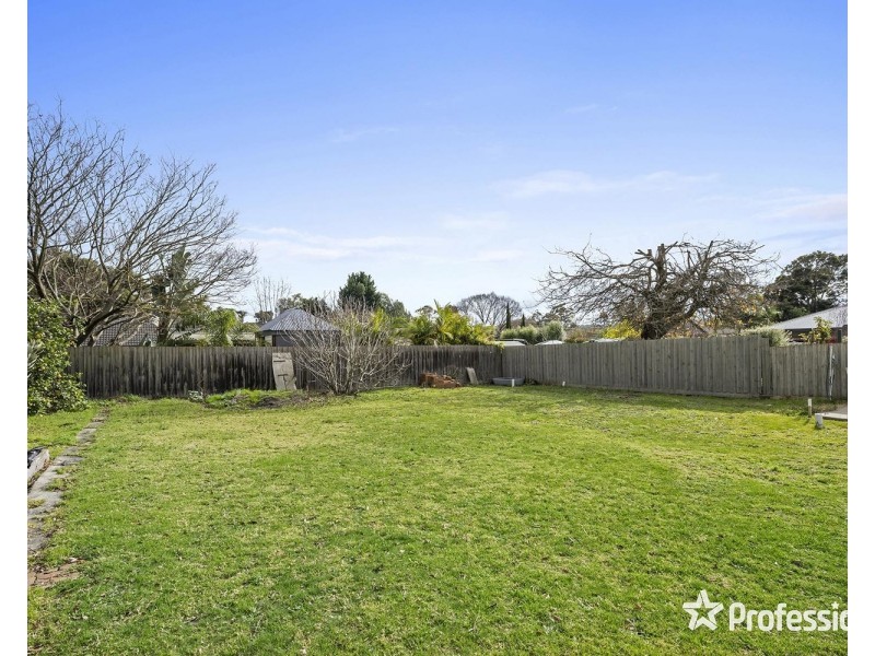 15a Blackburn Road, Mooroolbark VIC 3138