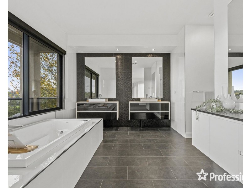 4 Doonside Drive, Lilydale VIC 3140