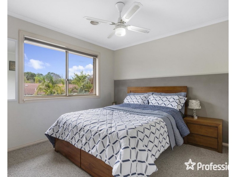 19 Blue Ridge Drive, Mooroolbark VIC 3138