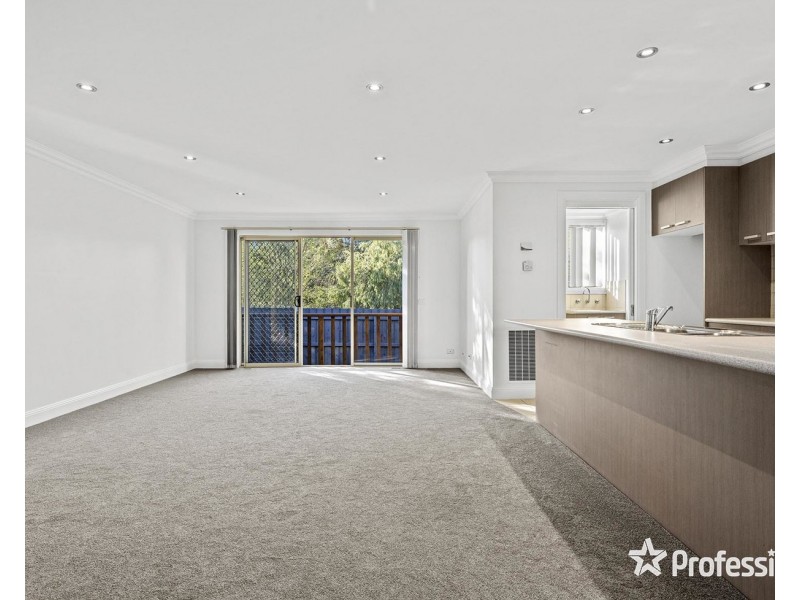 2/53 Terrigal Crescent, Kilsyth VIC 3137