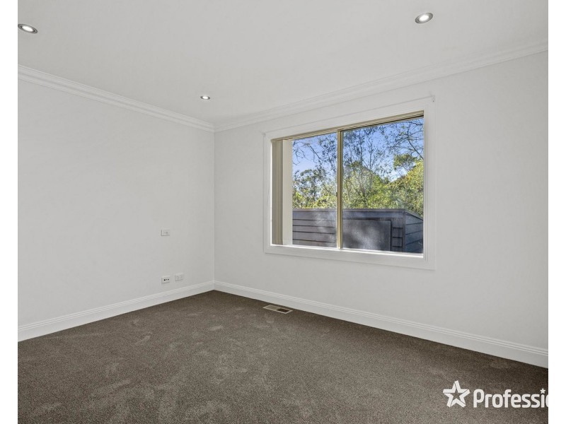 2/53 Terrigal Crescent, Kilsyth VIC 3137
