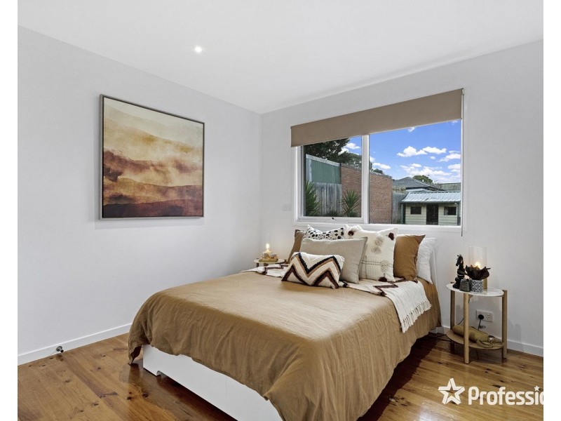 11 Corrong Crescent, Mooroolbark VIC 3138