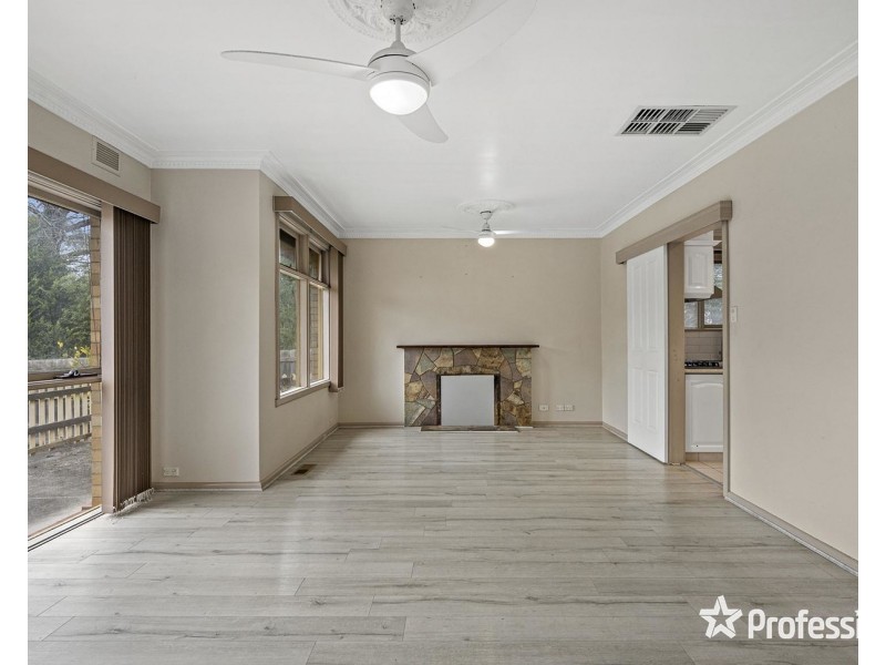 75 Mount View Parade, Croydon VIC 3136