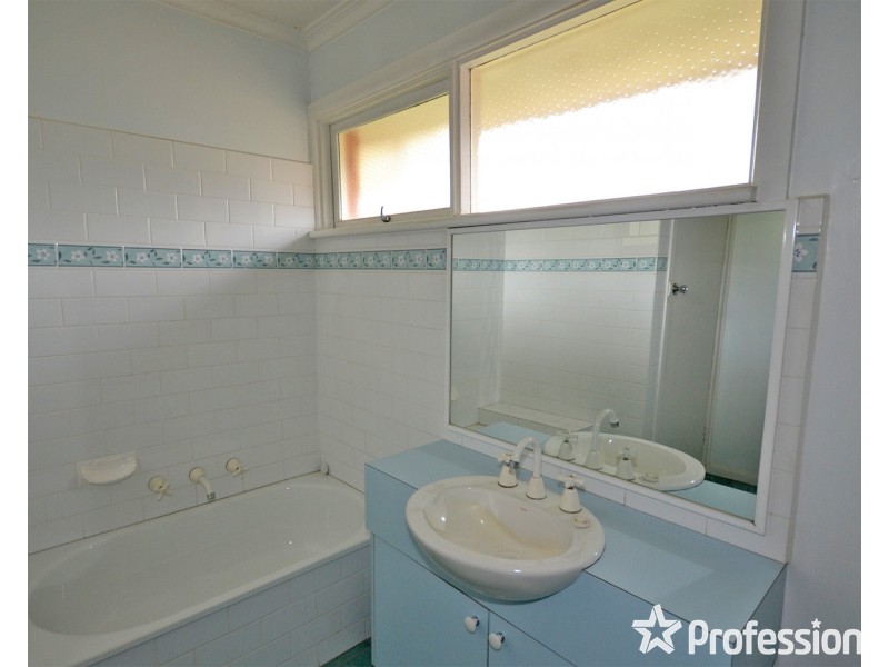 228 Hull Road, Mooroolbark VIC 3138