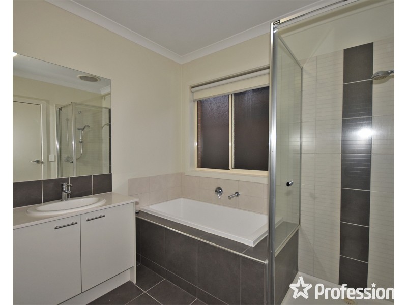 47 Tanika Circuit, Croydon VIC 3136