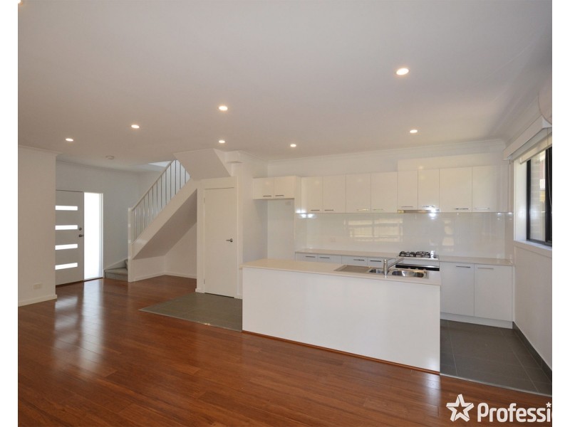 3 Rosario Place, Mooroolbark VIC 3138