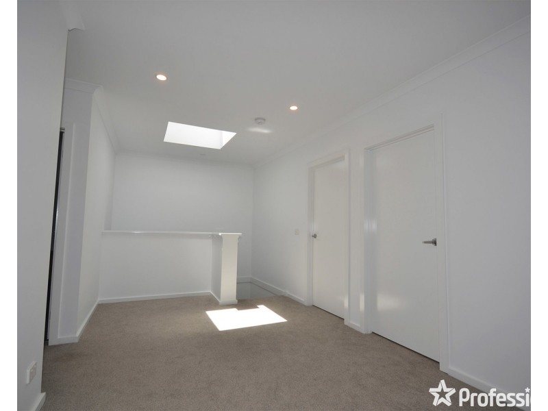 3 Rosario Place, Mooroolbark VIC 3138