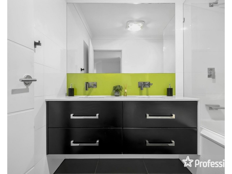 2 Nicholson Lane, Lilydale VIC 3140