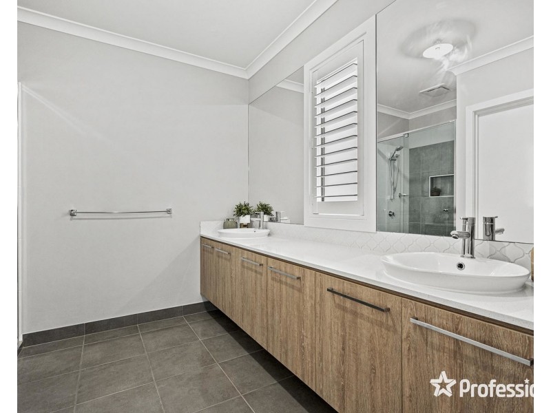 70 Locksley Road, Chirnside Park VIC 3116