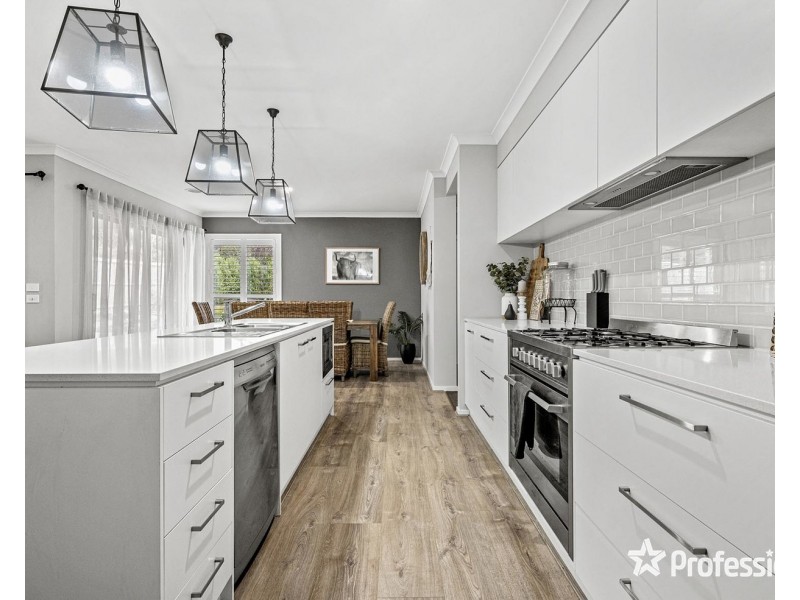 70 Locksley Road, Chirnside Park VIC 3116