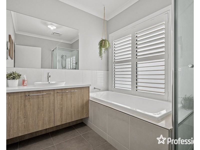 70 Locksley Road, Chirnside Park VIC 3116