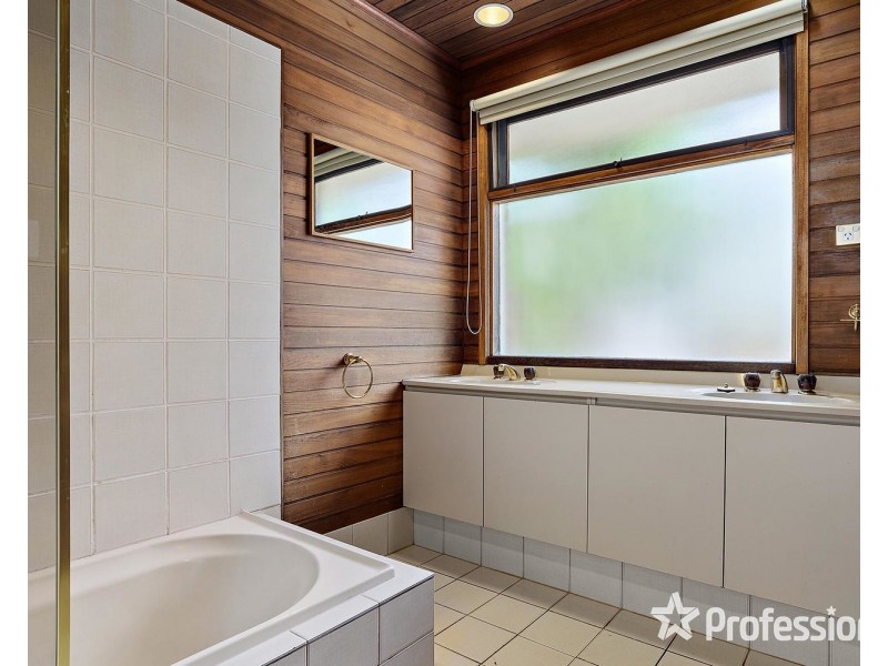 20 Central Avenue, Mooroolbark VIC 3138