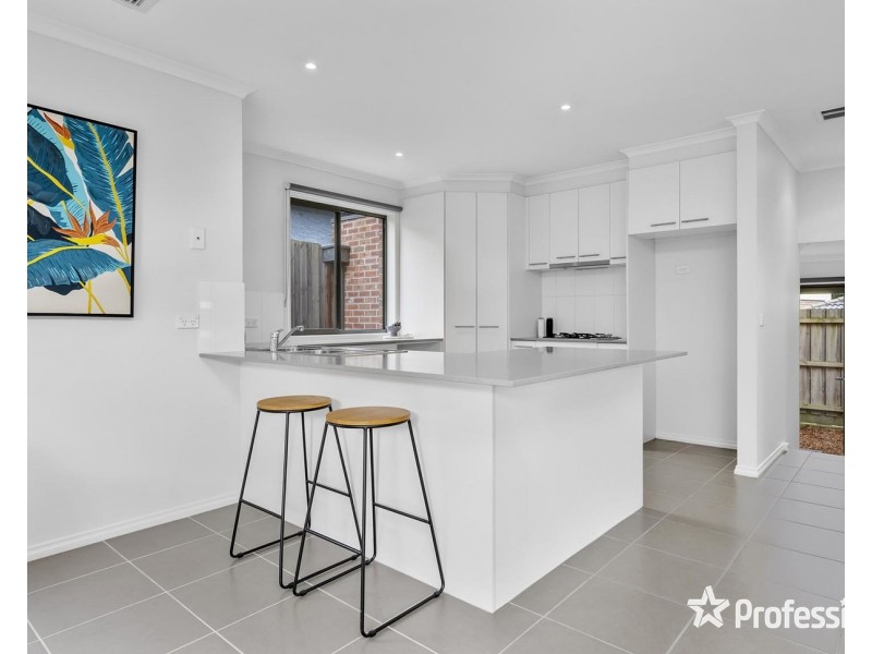 5 Hillside Close, Montrose VIC 3765