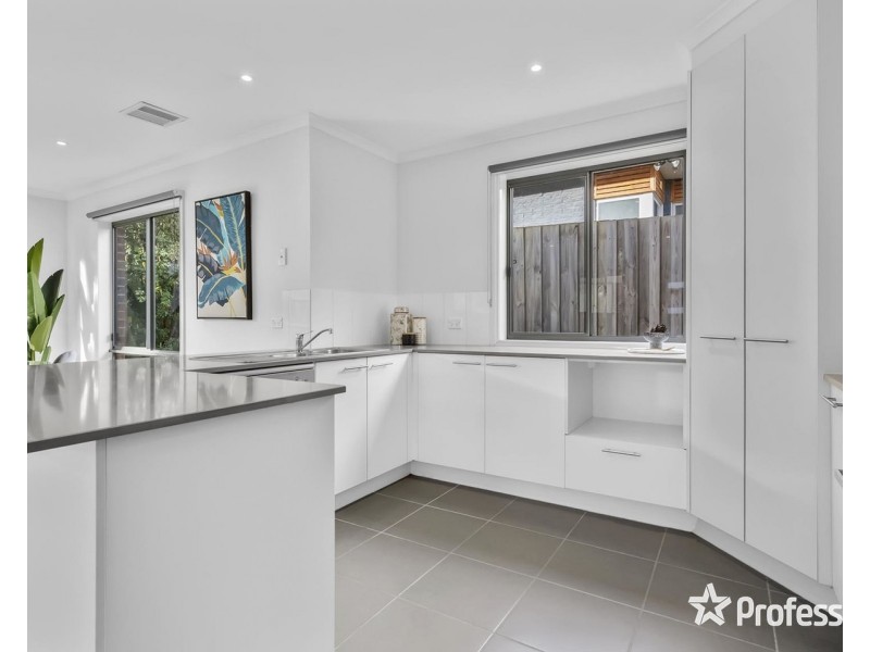 5 Hillside Close, Montrose VIC 3765
