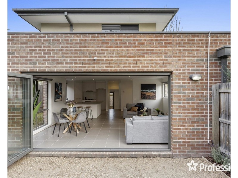 5 Hillside Close, Montrose VIC 3765