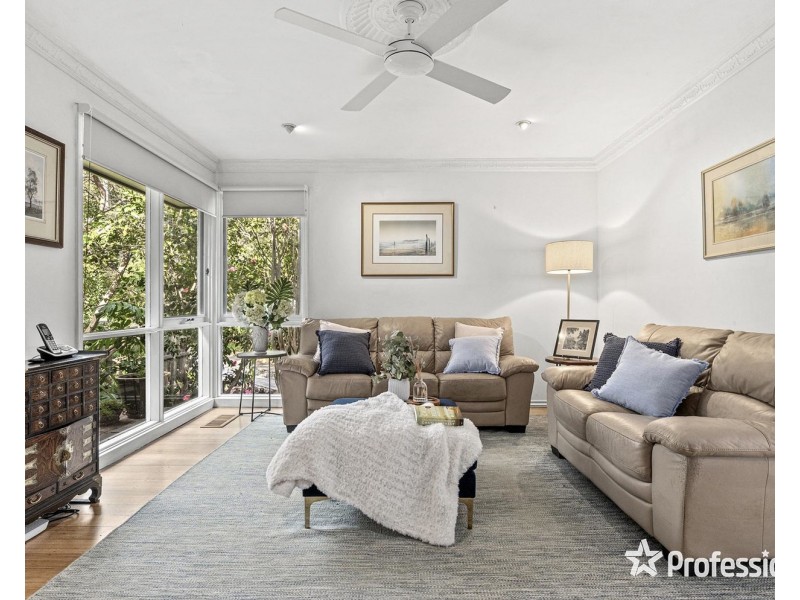 7 Meadowlark Lane, Mooroolbark VIC 3138