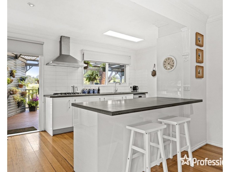 7 Meadowlark Lane, Mooroolbark VIC 3138