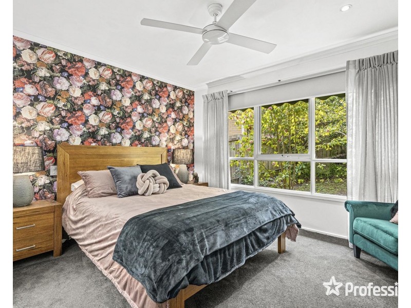 7 Meadowlark Lane, Mooroolbark VIC 3138