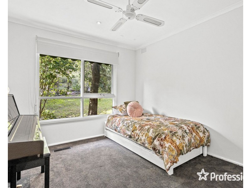 7 Meadowlark Lane, Mooroolbark VIC 3138