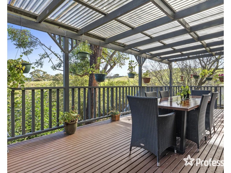 7 Meadowlark Lane, Mooroolbark VIC 3138