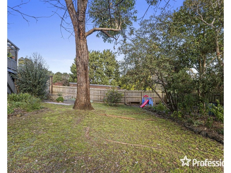 7 Meadowlark Lane, Mooroolbark VIC 3138