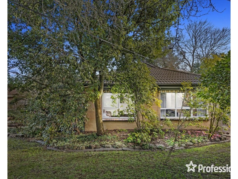 7 Meadowlark Lane, Mooroolbark VIC 3138