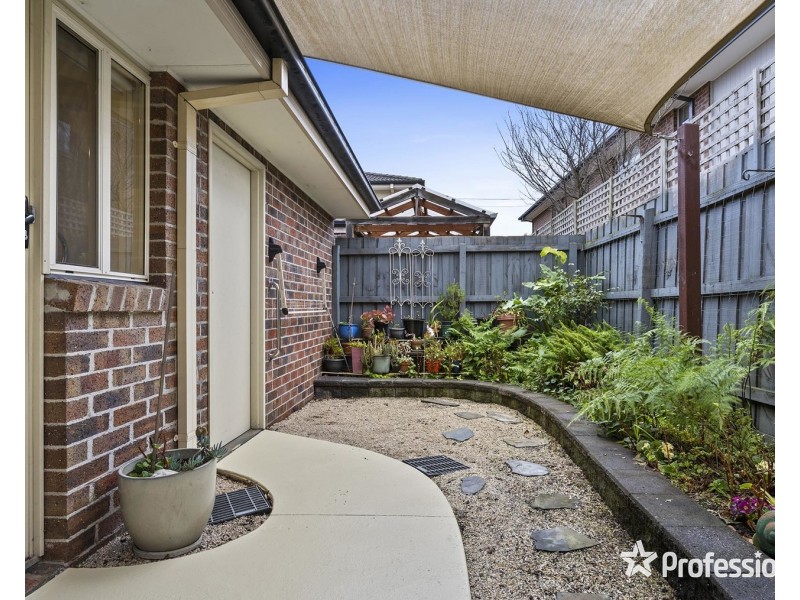 2/7 Russo Place, Kilsyth VIC 3137