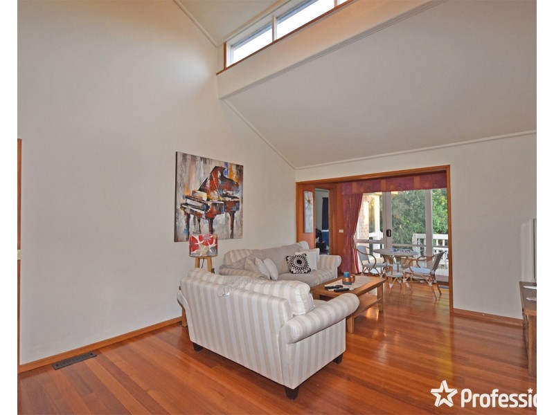 4 Henty Court, Mooroolbark VIC 3138